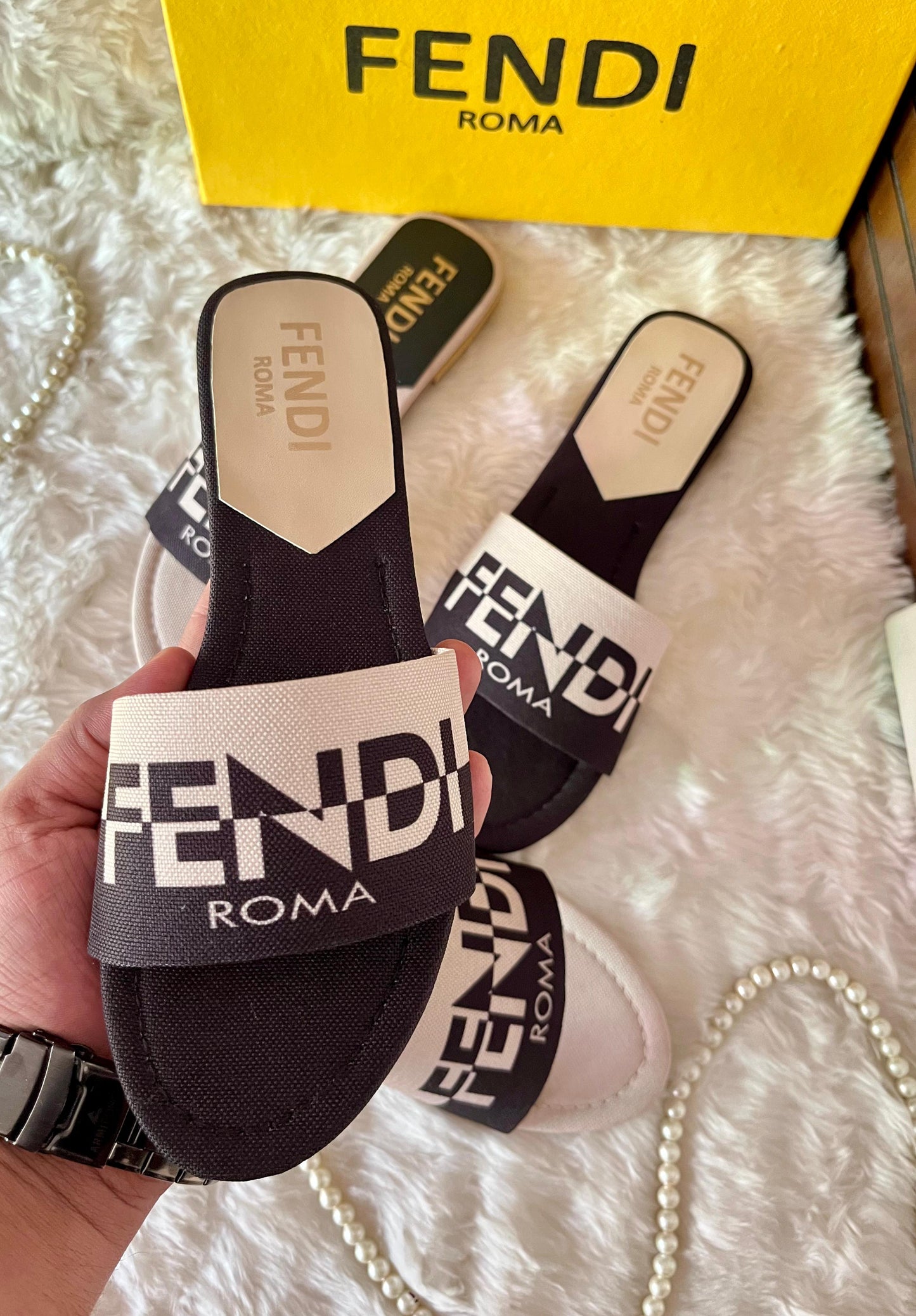 Fendi Flats